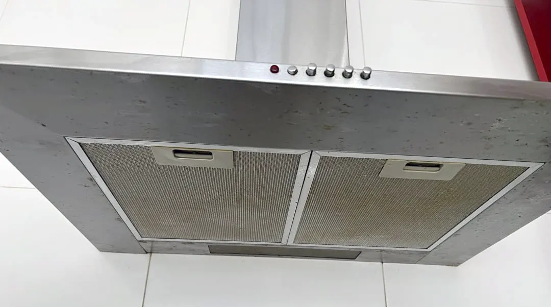 Cliente satisfecho campana extractora reparada